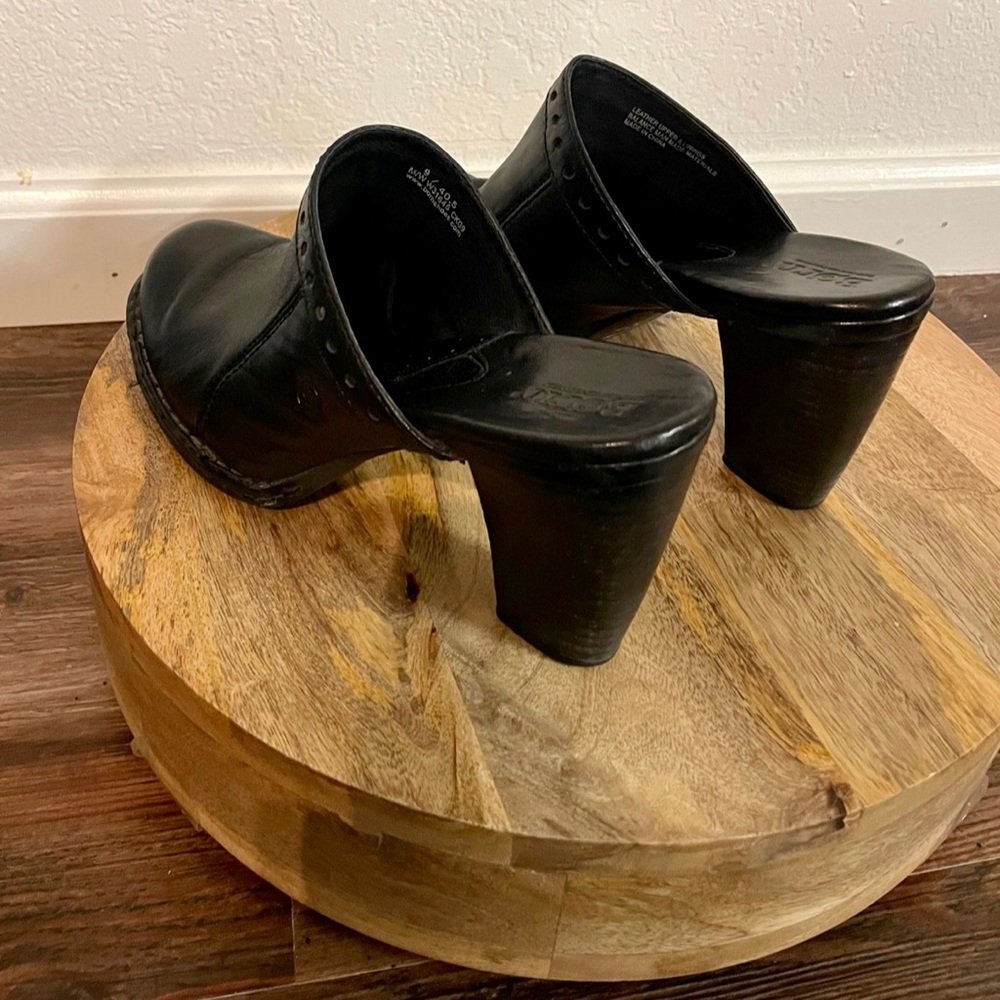 Born Clogs - Picture 3 of 8